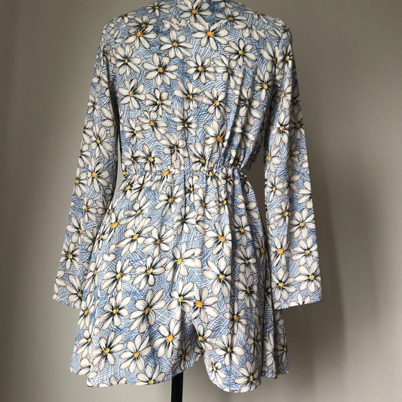 SOLDblue flowered shorts jumpsuit sz 6by Into. - Picture 4 of 4